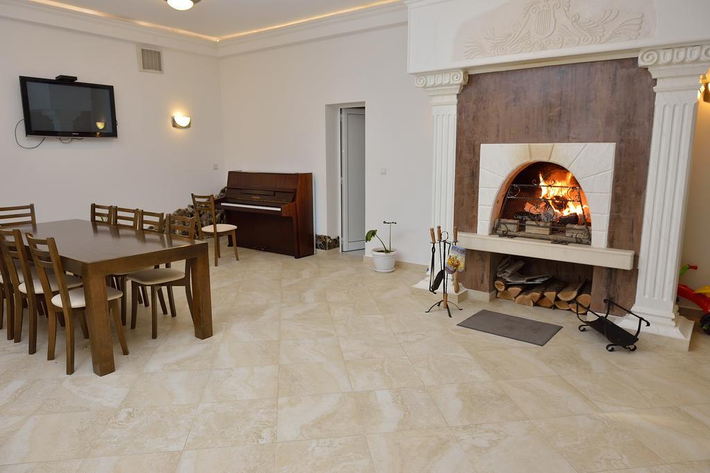 Guest House Nocturno Berkovitsa Exterior photo